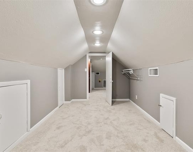 4206 Somerville Avenue - Photo Thumbnail 20