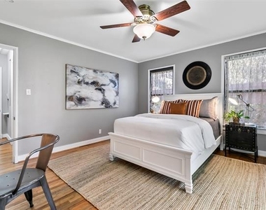 4206 Somerville Avenue - Photo Thumbnail 17
