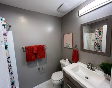 4206 Somerville Avenue - Photo Thumbnail 14