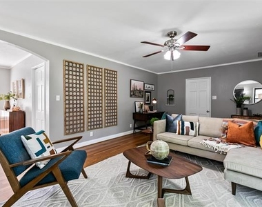 4206 Somerville Avenue - Photo Thumbnail 3