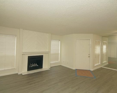 12480 Abrams Road - Photo Thumbnail 3
