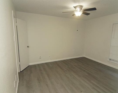 12480 Abrams Road - Photo Thumbnail 4