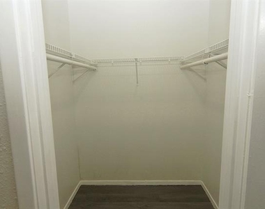12480 Abrams Road - Photo Thumbnail 7