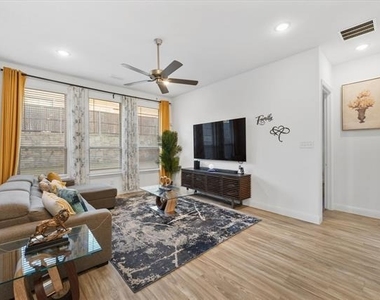 6625 Texas Cowboy Drive - Photo Thumbnail 7