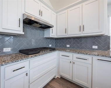1111 Alaska Drive - Photo Thumbnail 13