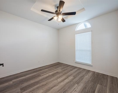 1111 Alaska Drive - Photo Thumbnail 7