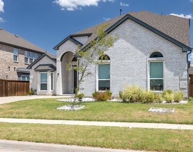 1111 Alaska Drive - Photo Thumbnail 2