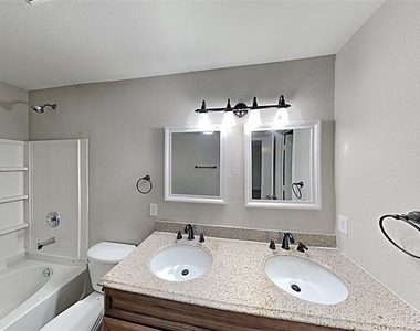 8901 King Ranch Drive - Photo Thumbnail 14