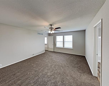 8901 King Ranch Drive - Photo Thumbnail 12