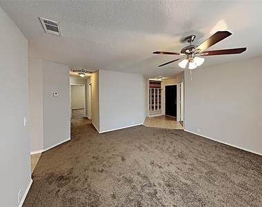 8901 King Ranch Drive - Photo Thumbnail 10