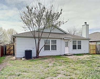 8901 King Ranch Drive - Photo Thumbnail 15