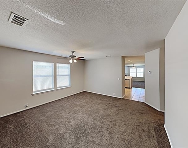 8901 King Ranch Drive - Photo Thumbnail 11
