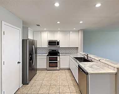 8901 King Ranch Drive - Photo Thumbnail 1