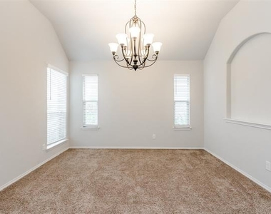 225 Dakota Drive - Photo Thumbnail 3