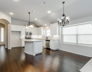 225 Dakota Drive - Photo Thumbnail 9