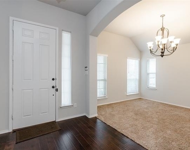 225 Dakota Drive - Photo Thumbnail 2