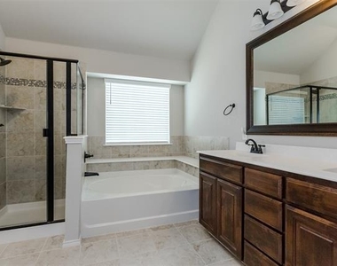 225 Dakota Drive - Photo Thumbnail 11
