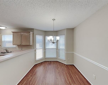 1714 Knob Hill Drive - Photo Thumbnail 2