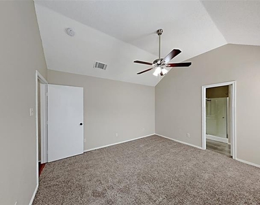 1714 Knob Hill Drive - Photo Thumbnail 9