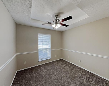 1714 Knob Hill Drive - Photo Thumbnail 10