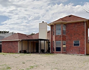 1714 Knob Hill Drive - Photo Thumbnail 15
