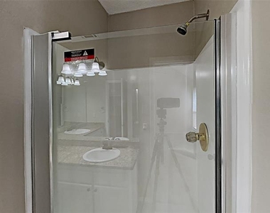 1714 Knob Hill Drive - Photo Thumbnail 14