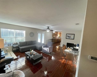 817 Bullock Street - Photo Thumbnail 2