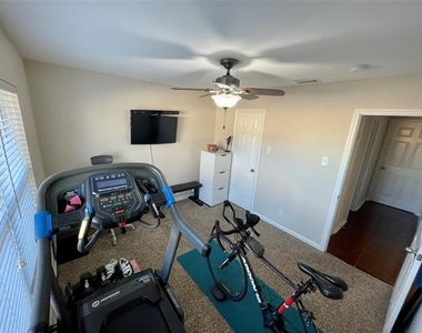 817 Bullock Street - Photo Thumbnail 16
