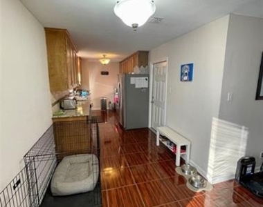 817 Bullock Street - Photo Thumbnail 9