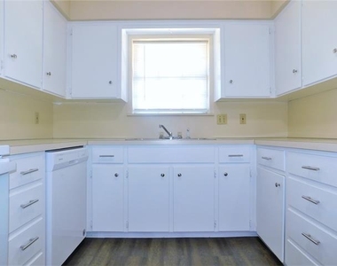 3812 Yellowstone Place - Photo Thumbnail 10