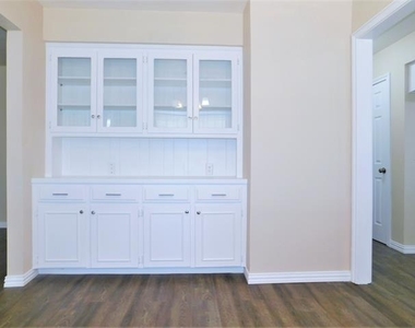 3812 Yellowstone Place - Photo Thumbnail 8