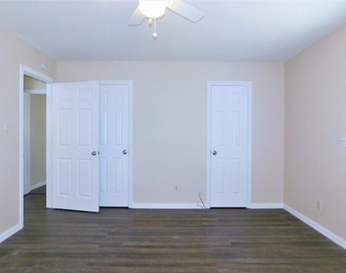3812 Yellowstone Place - Photo Thumbnail 11