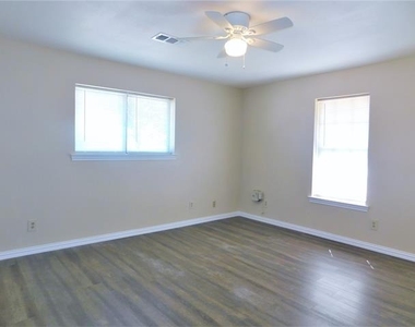 3812 Yellowstone Place - Photo Thumbnail 12