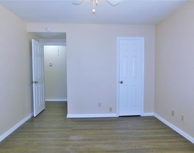3812 Yellowstone Place - Photo Thumbnail 16