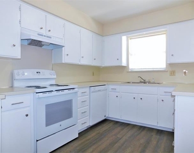 3812 Yellowstone Place - Photo Thumbnail 9