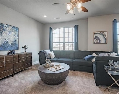 3000 Comal Court - Photo Thumbnail 13