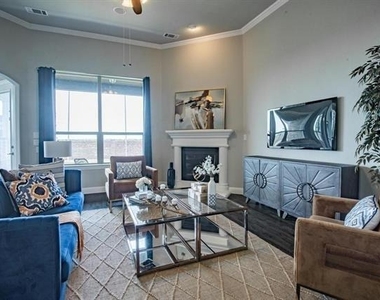 3000 Comal Court - Photo Thumbnail 3