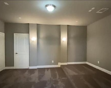 3000 Comal Court - Photo Thumbnail 18