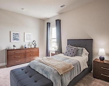 3000 Comal Court - Photo Thumbnail 15