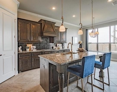 3000 Comal Court - Photo Thumbnail 7