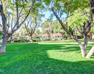 1633 E Lakeside Drive - Photo Thumbnail 28