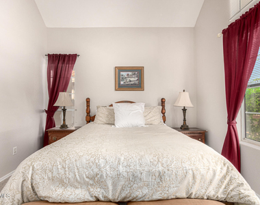 1633 E Lakeside Drive - Photo Thumbnail 12