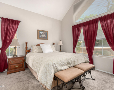 1633 E Lakeside Drive - Photo Thumbnail 11