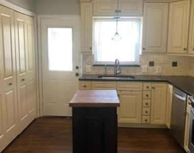 3984 Park Lane - Photo Thumbnail 8