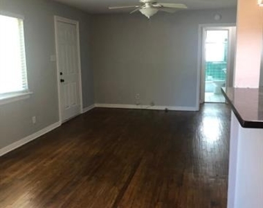 3984 Park Lane - Photo Thumbnail 4