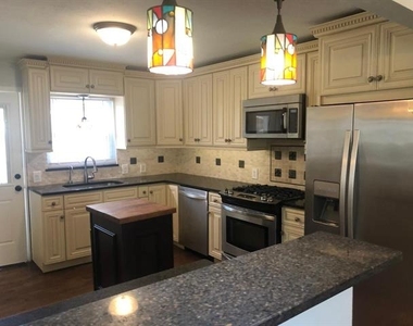 3984 Park Lane - Photo Thumbnail 7