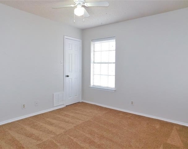 3008 Anysa Lane - Photo Thumbnail 11