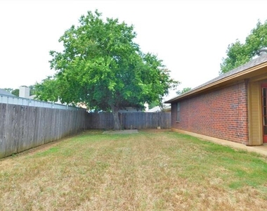 3008 Anysa Lane - Photo Thumbnail 20