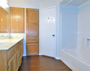 3008 Anysa Lane - Photo Thumbnail 16