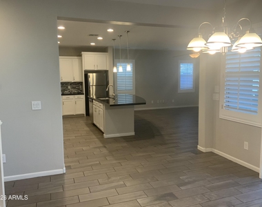 12141 W Desert Moon Way - Photo Thumbnail 4